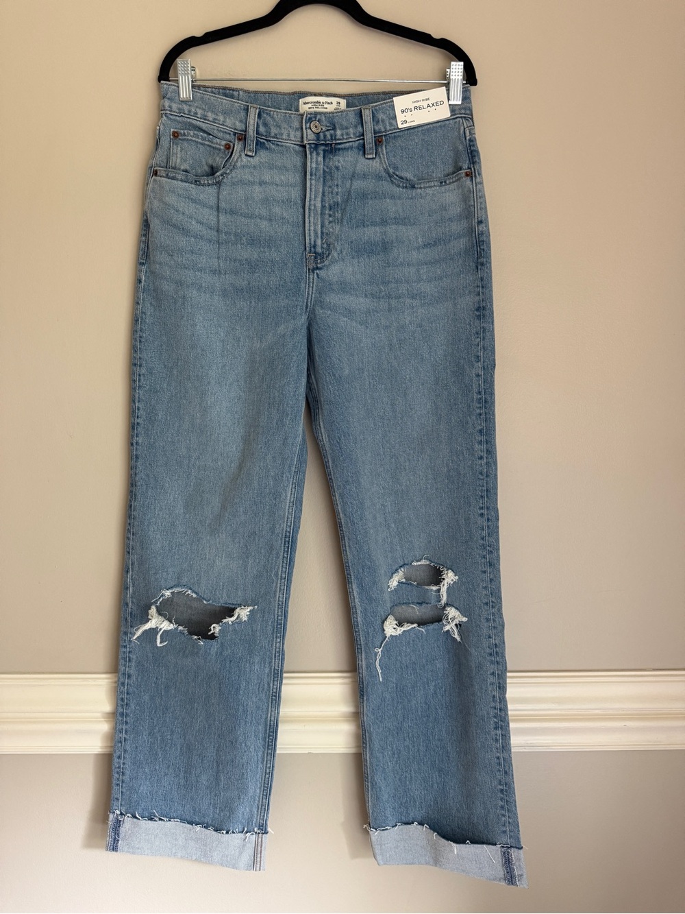 NWT Abercrombie&Fitch High-Rise 90s Relaxed Women’s Jeans, size 29 Long